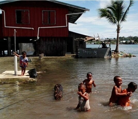 When the Sea Water Comes in: Sea Level Rise and COVID Impact on Nusa Baruku Women
