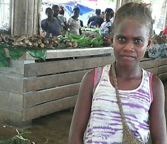 Women Seaweed Vendors Making Ends Meet At Gizo Market