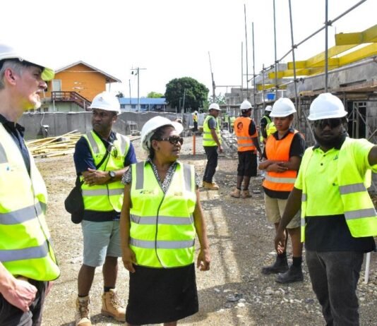 Minister Impressed With Buala Market Facilities for Women