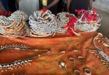 Langalanga Woman Keeps Culture Alive through Shell Crafting
