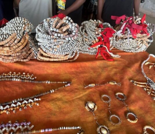 Langalanga Woman Keeps Culture Alive through Shell Crafting